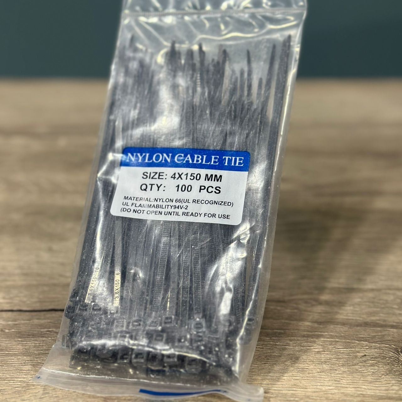 ATTACHE EN PLASTIQUE CABLE TIE LOCAL SIZE 4mm X 150mm BLANC 100PCS